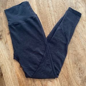 GRAY ALPHALETE REVIVAL LEGGINGS